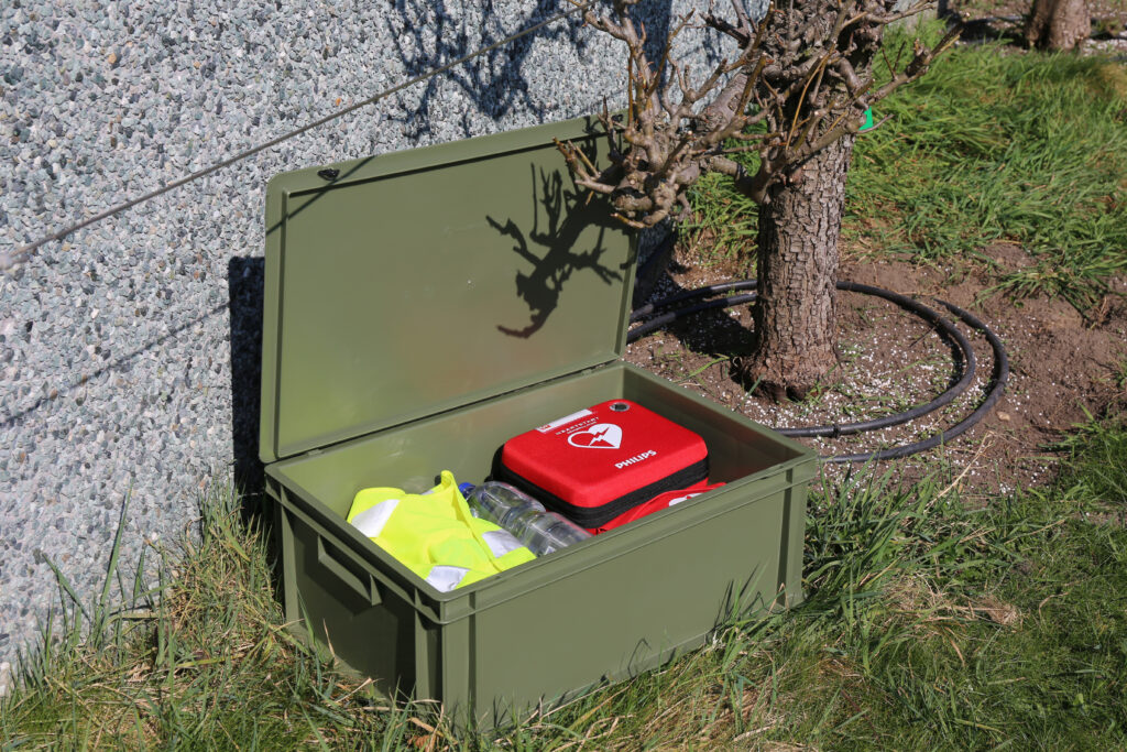 Bundeswehbox mit Inhalt