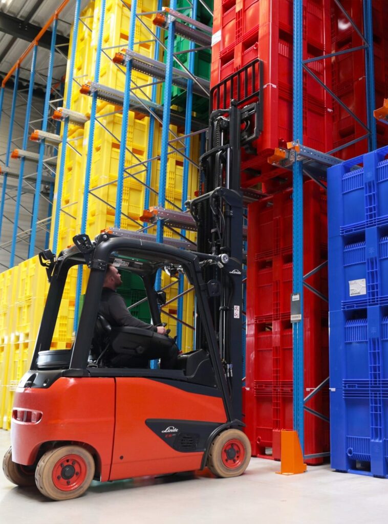 Lager Palettenboxen verschiedene Farben Transoplast