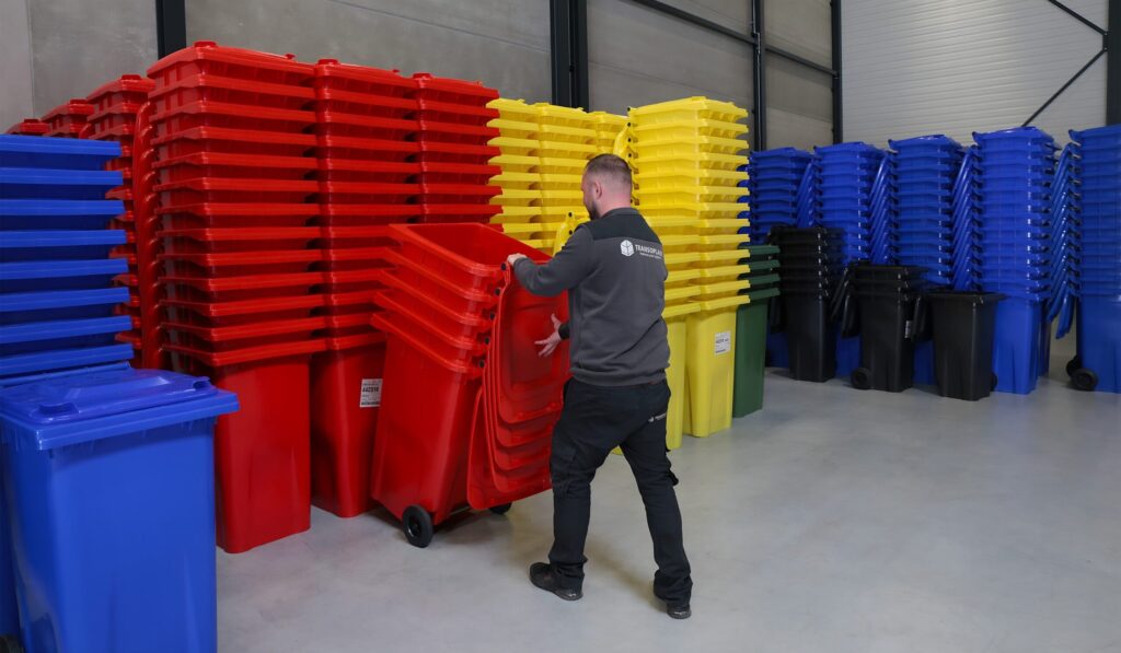 Mülltonnen in verschiedenen Farben Transoplast